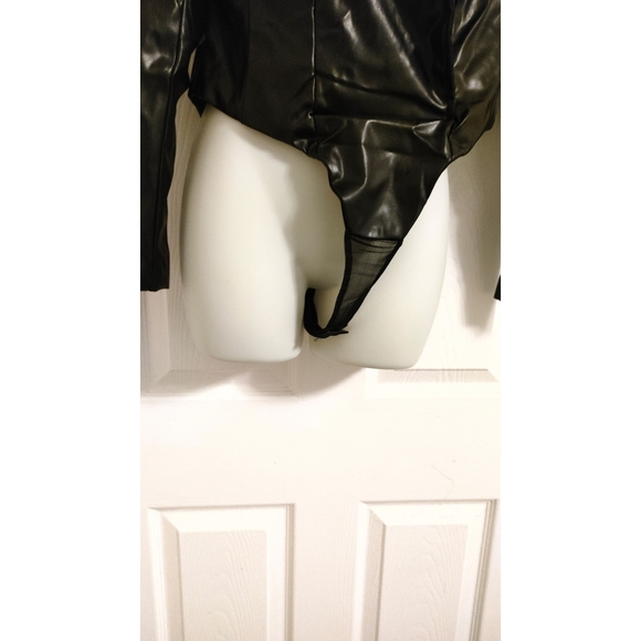 Kuweka Pleather - Picture 11 of 16